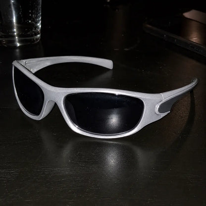 Okulary AFTERSET CORE w stylowym designie, widoczne na zdjęciu, idealne do codziennego użytku.