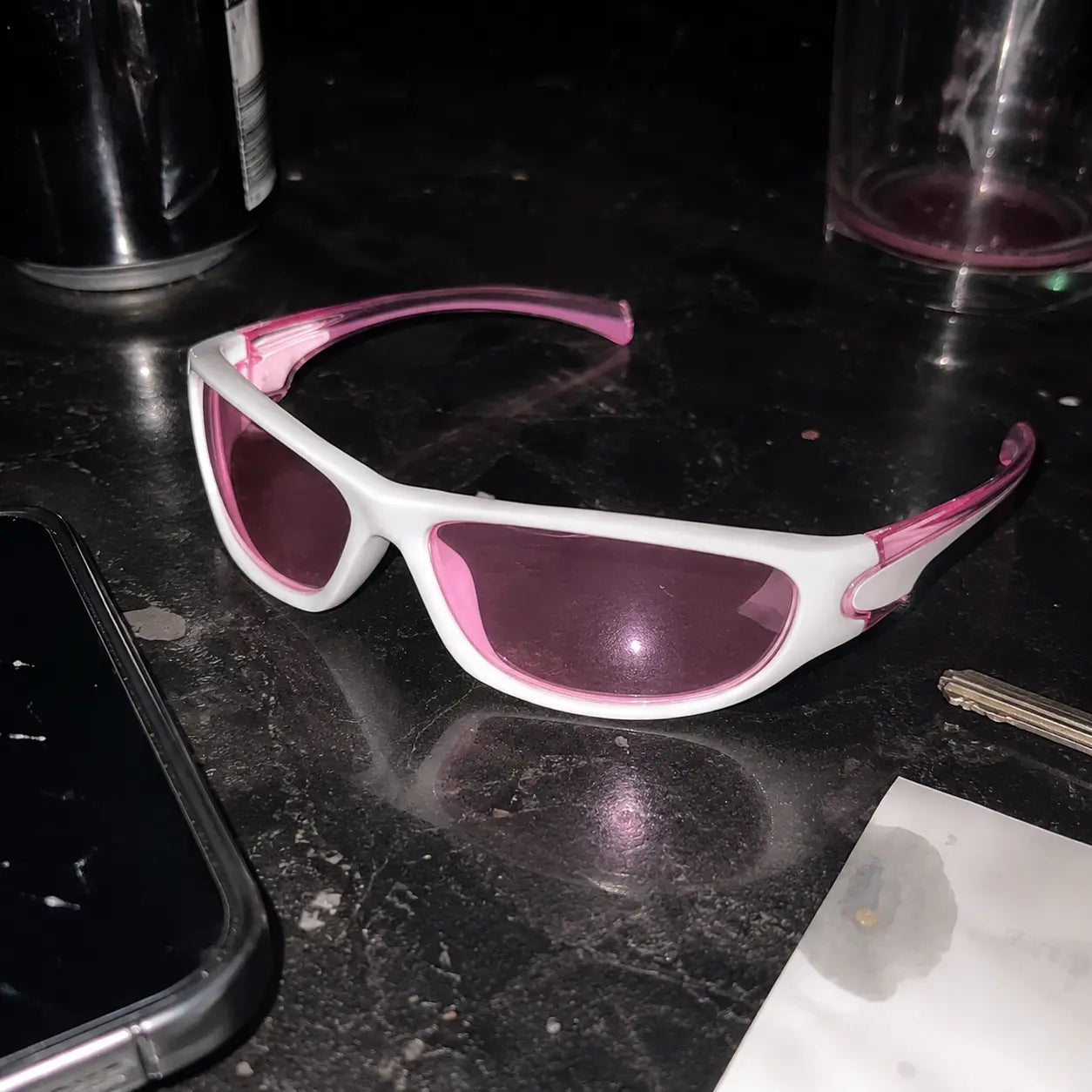 Okulary AFTERSET CORE na twarz, stylowy design, czarne oprawki i wygodne noski, wyrazisty wygląd, idealne na co dzień.