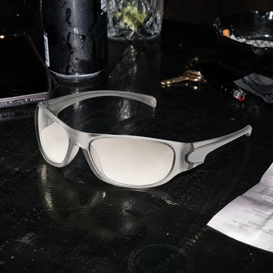 Okulary marki AFTERSET CORE na twarzy, nowoczesny design, stylowe oprawki, idealne na co dzień.